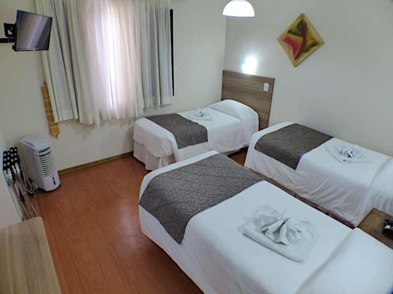 Hotel Jb กังโปสดูจอร์เดา ภายนอก รูปภาพ