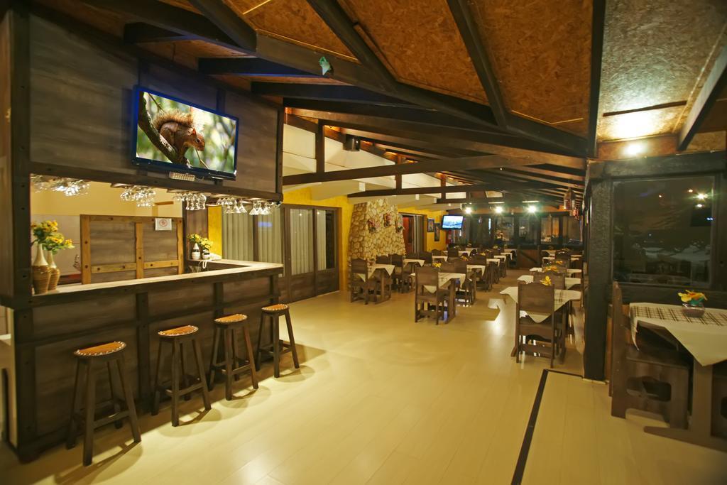 Hotel Jb กังโปสดูจอร์เดา ภายนอก รูปภาพ